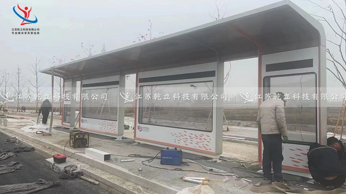 深圳候車亭安裝實(shí)景