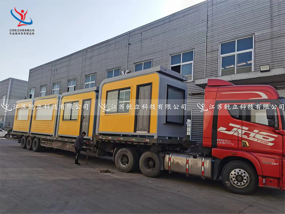 大連公交候車亭第一、二車發(fā)貨