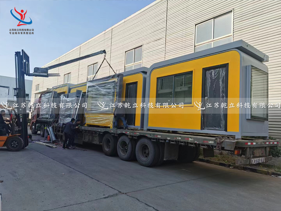 大連公交候車亭第五、六車發(fā)貨