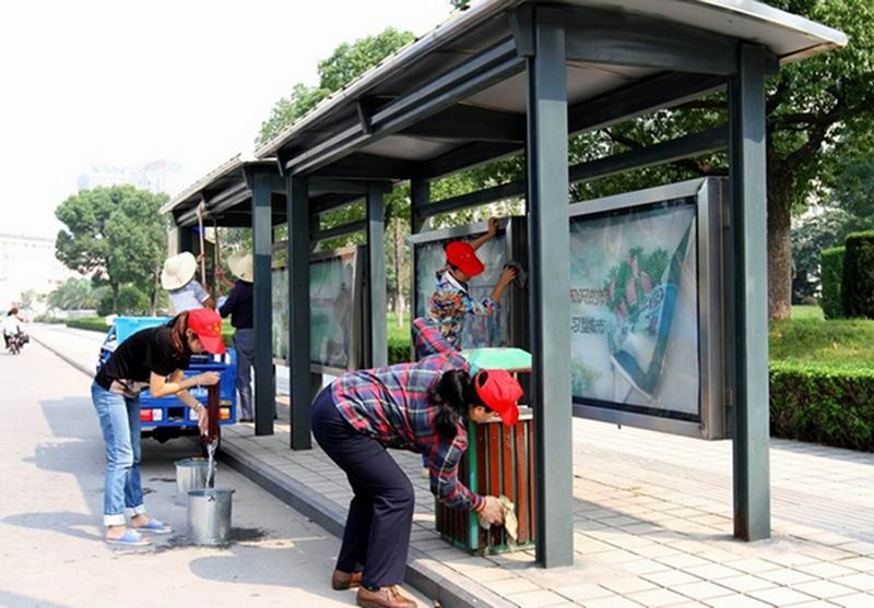 美容過的候車亭將成為城市里的亮麗風(fēng)景線