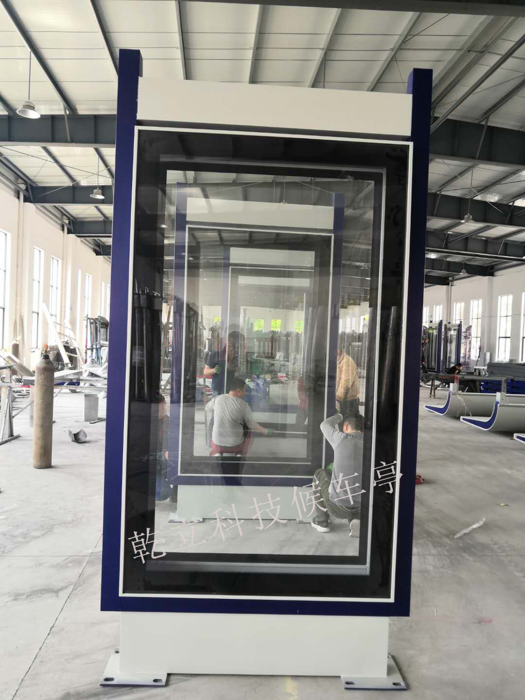 河南現(xiàn)代款公交候車亭