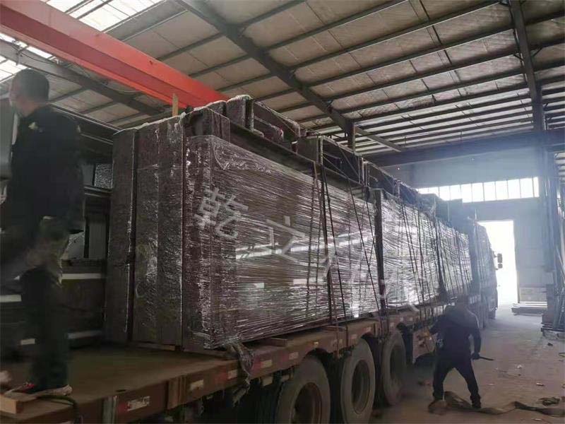 九江現(xiàn)代款候車(chē)亭第十四車(chē)發(fā)貨