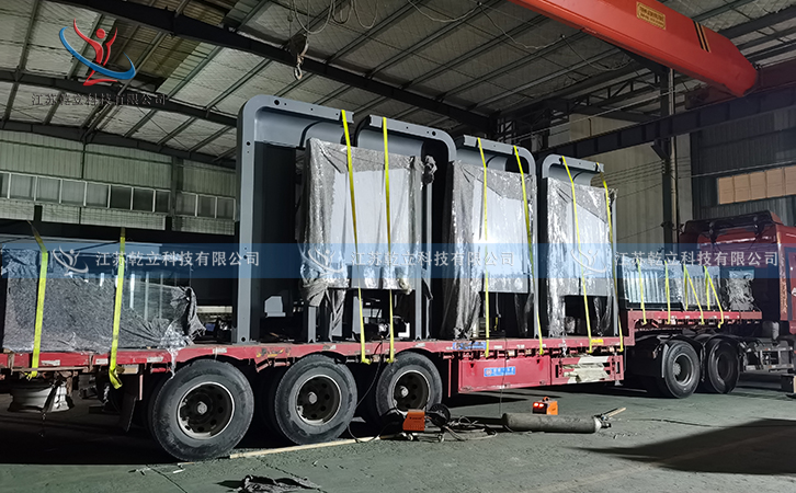 智能公交站臺裝車完成
