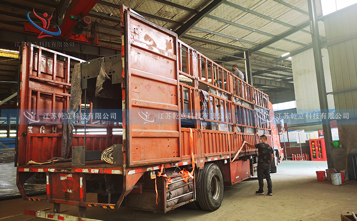深圳現(xiàn)代公交站臺(tái)裝車圖