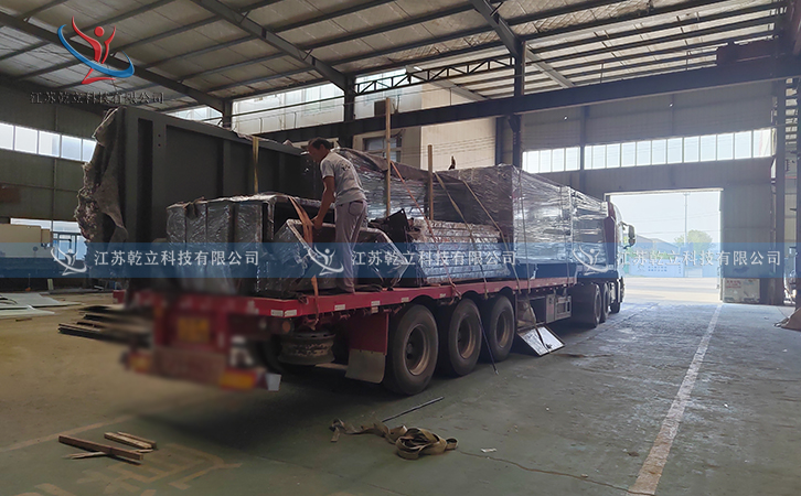 湖南現(xiàn)代候車亭裝車完成